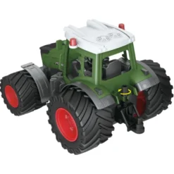 Fjärrstyrd traktor med släp