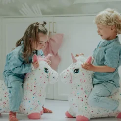 Hopp-enhörning (plysch) – Vit man