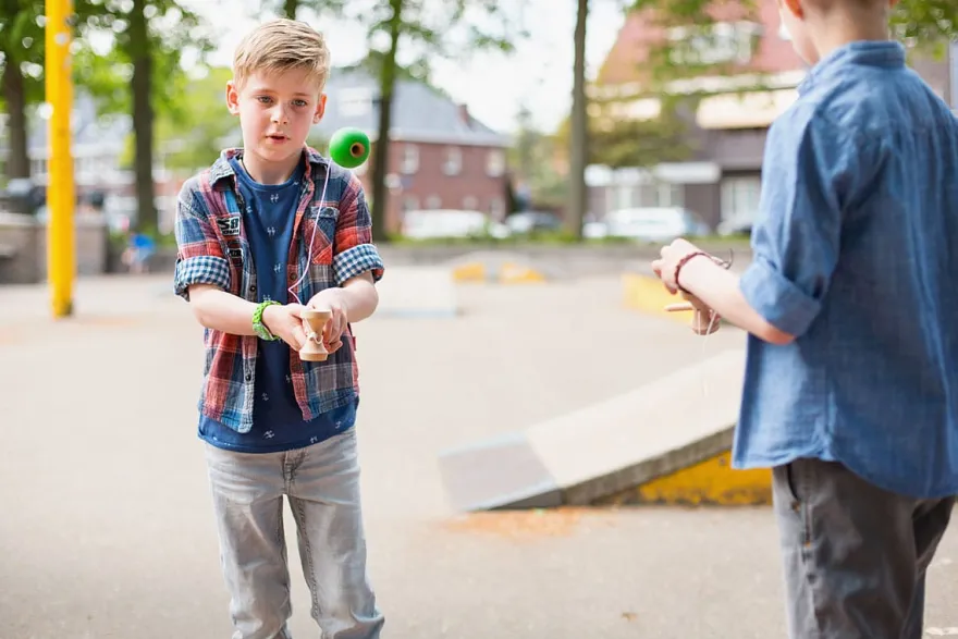 Kendama - Kasta- och fångaspel