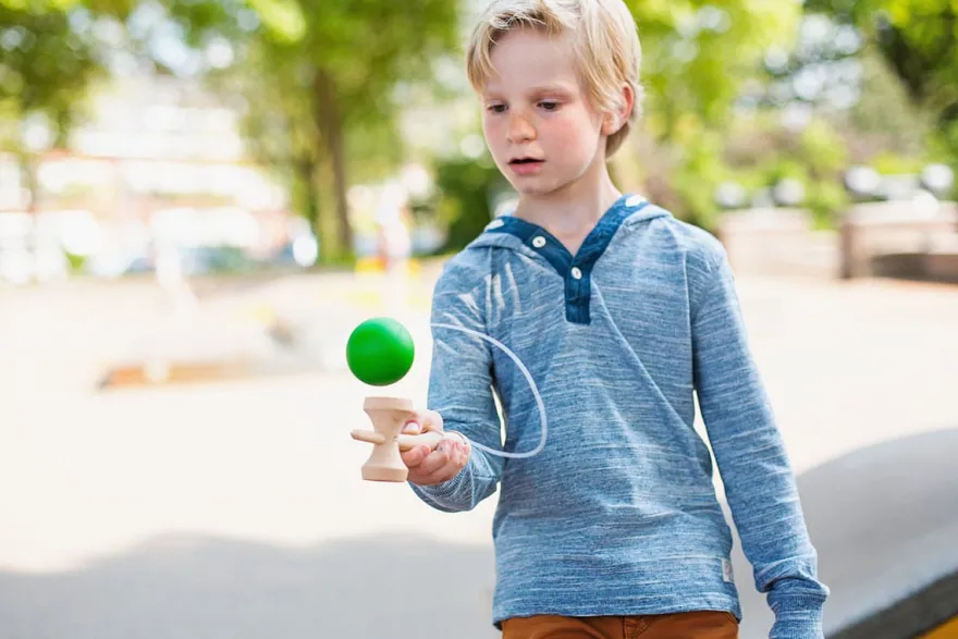 Kendama - Kasta- och fångaspel