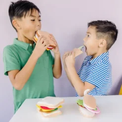 Leksaksmat - Sandwich av filt, 33 delar