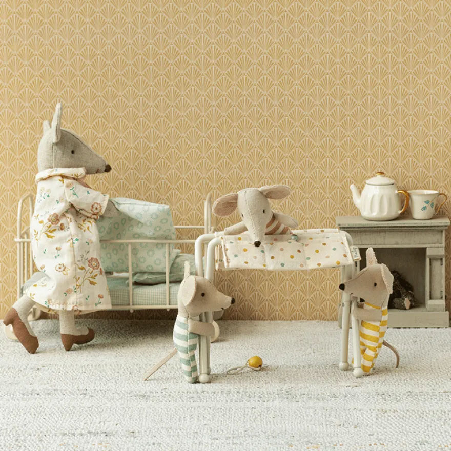 Maileg - Skötbord för musbebis - Råvitt