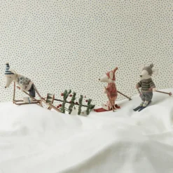 Maileg - Vintermus med skidor, Pappa - Blå