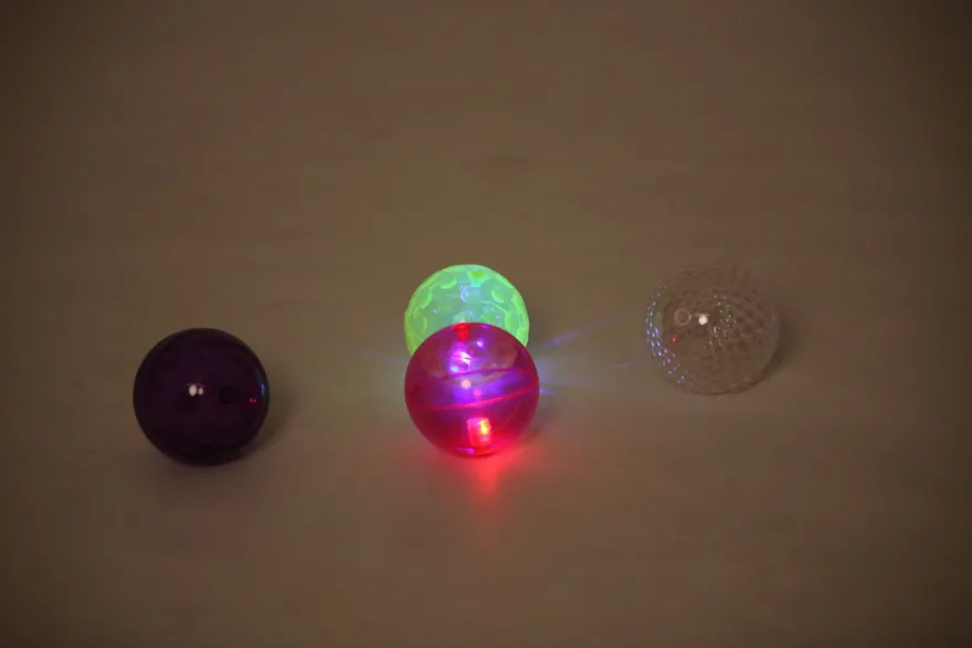Sensoriska bollar med LED-ljus, 4 st.