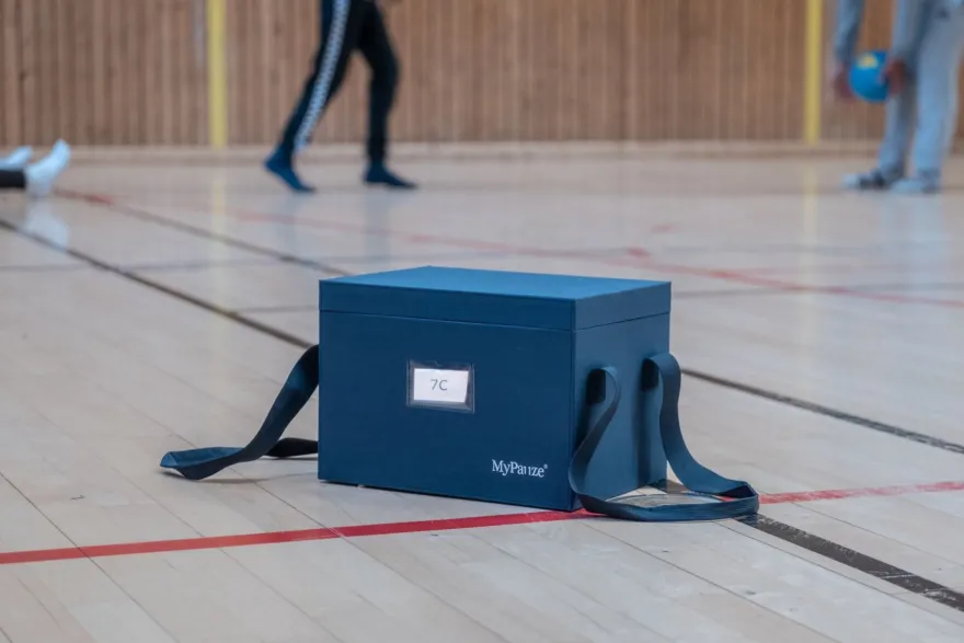 Signalblockerande mobilbox med bärhandtag