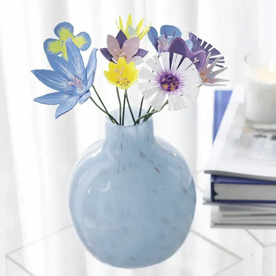 Skapa blommor av äggkartonger