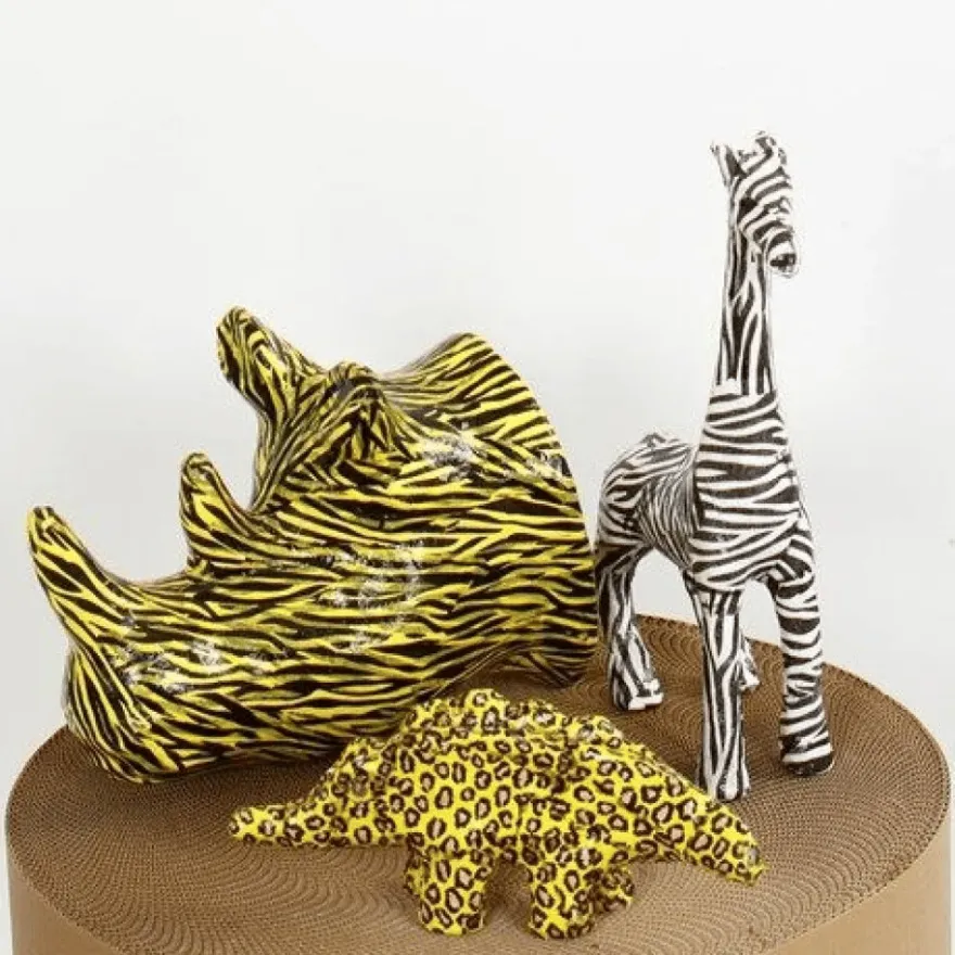 Stegosaurus av papier maché - L: 21,9 cm